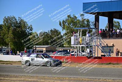 media/Sep-29-2024-24 Hours of Lemons (Sun) [[6a7c256ce3]]/StartFinish (245p-330p)/